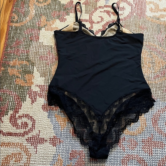 Pinsy Sculpting Lace Shapewear Bodysuit in Black Size XL - Picture 8 of 9